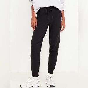 NWT! Black High-Waisted Dynamic Fleece Joggers - Size 2X💙